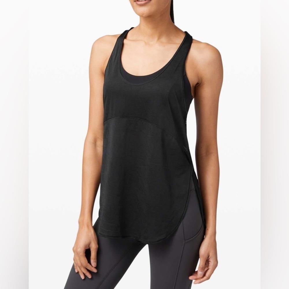 Lululemon Twist Around 2-in-1 Tank
Black / Black